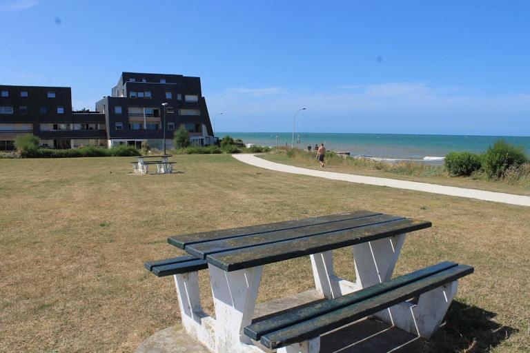 Beau Front De Mer Cosy Acces Direct Plage St Aubin Sur Mer Bernieres-sur-Mer Экстерьер фото
